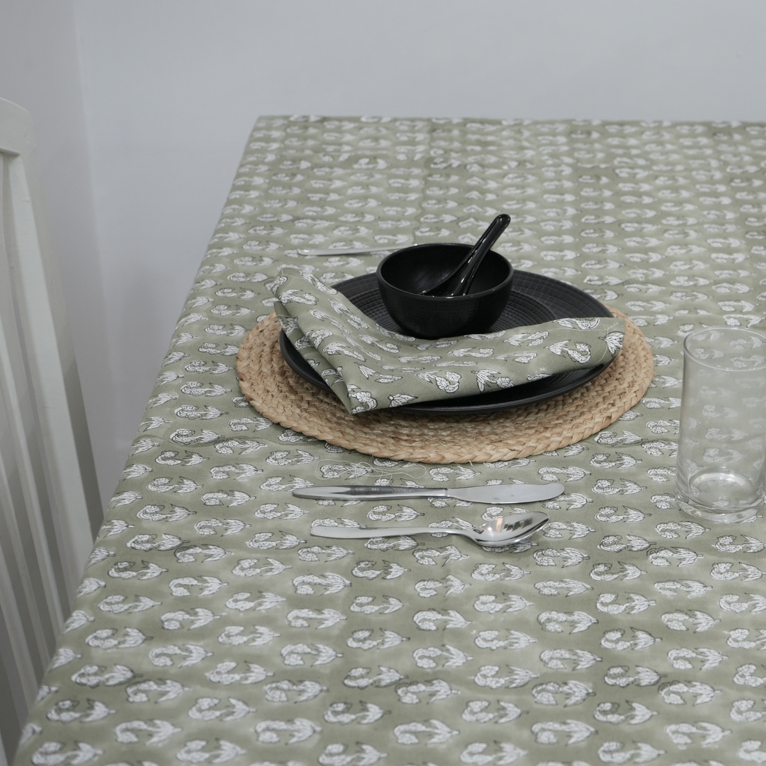 Thick Cottonwhite Table Cloth-Superstar