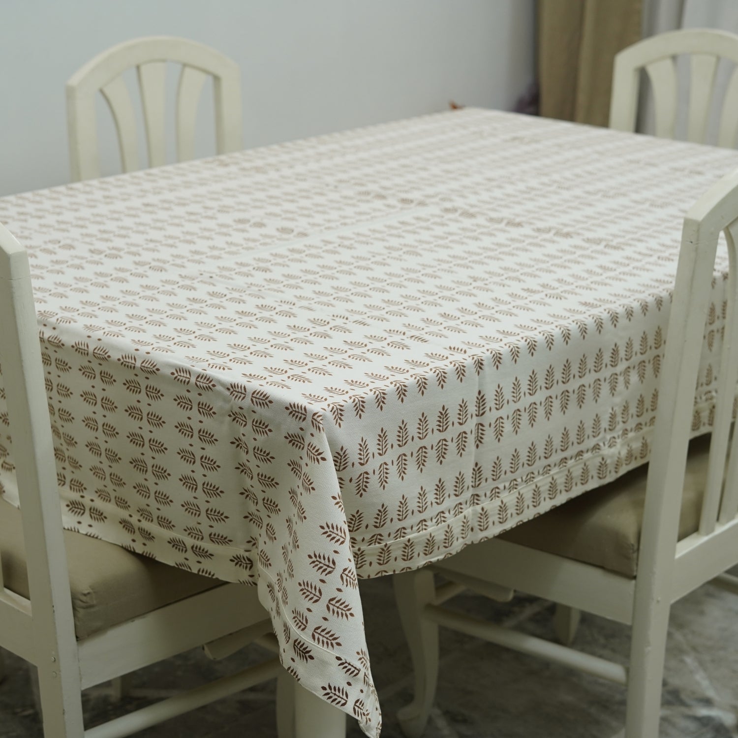 Eco-Friendly Thick Cotton Dining Cover Featuring Darpan Floral Hand-Block Prints By Fabdivine