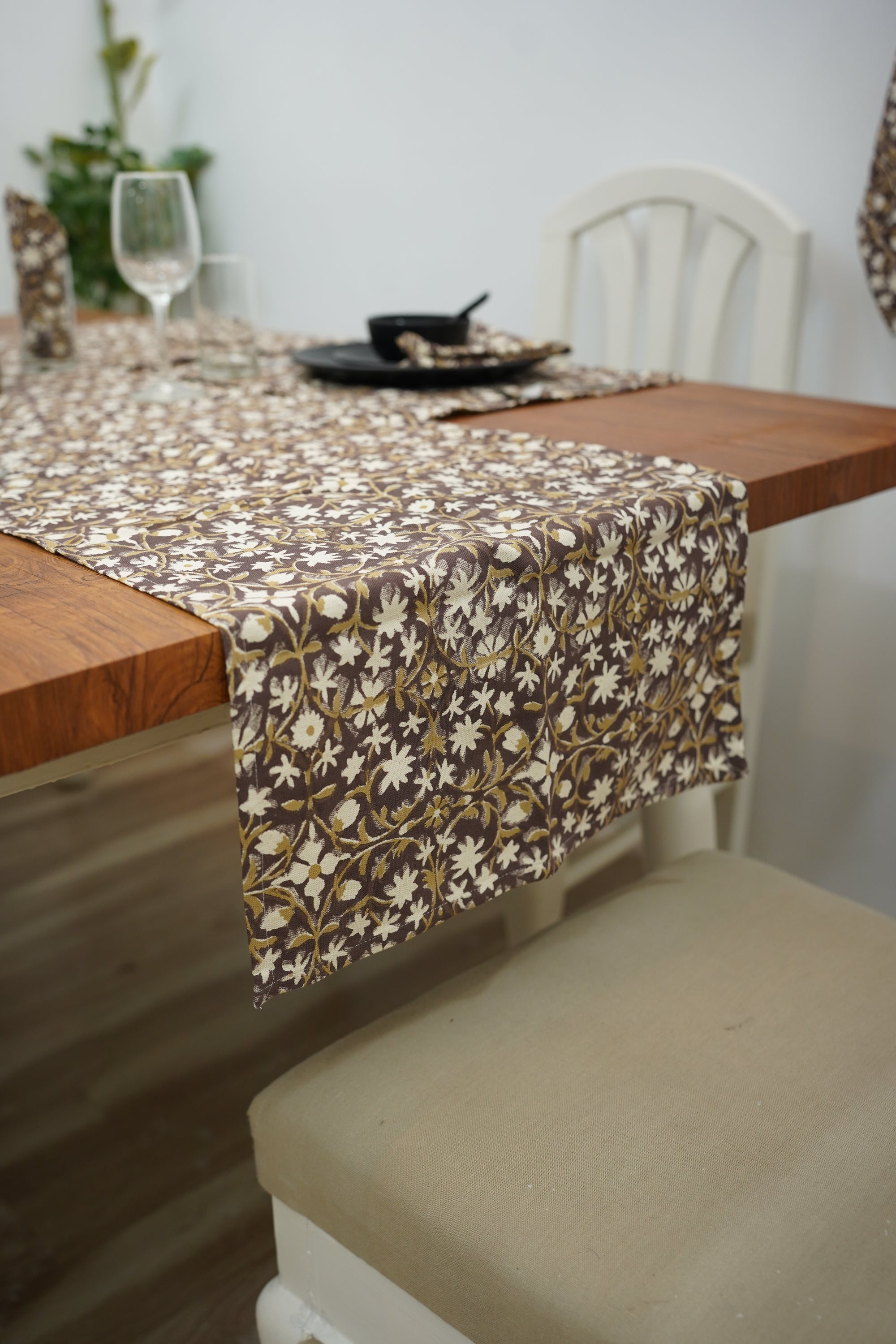 Duck Canvas Table Runner-Mahalaxmi