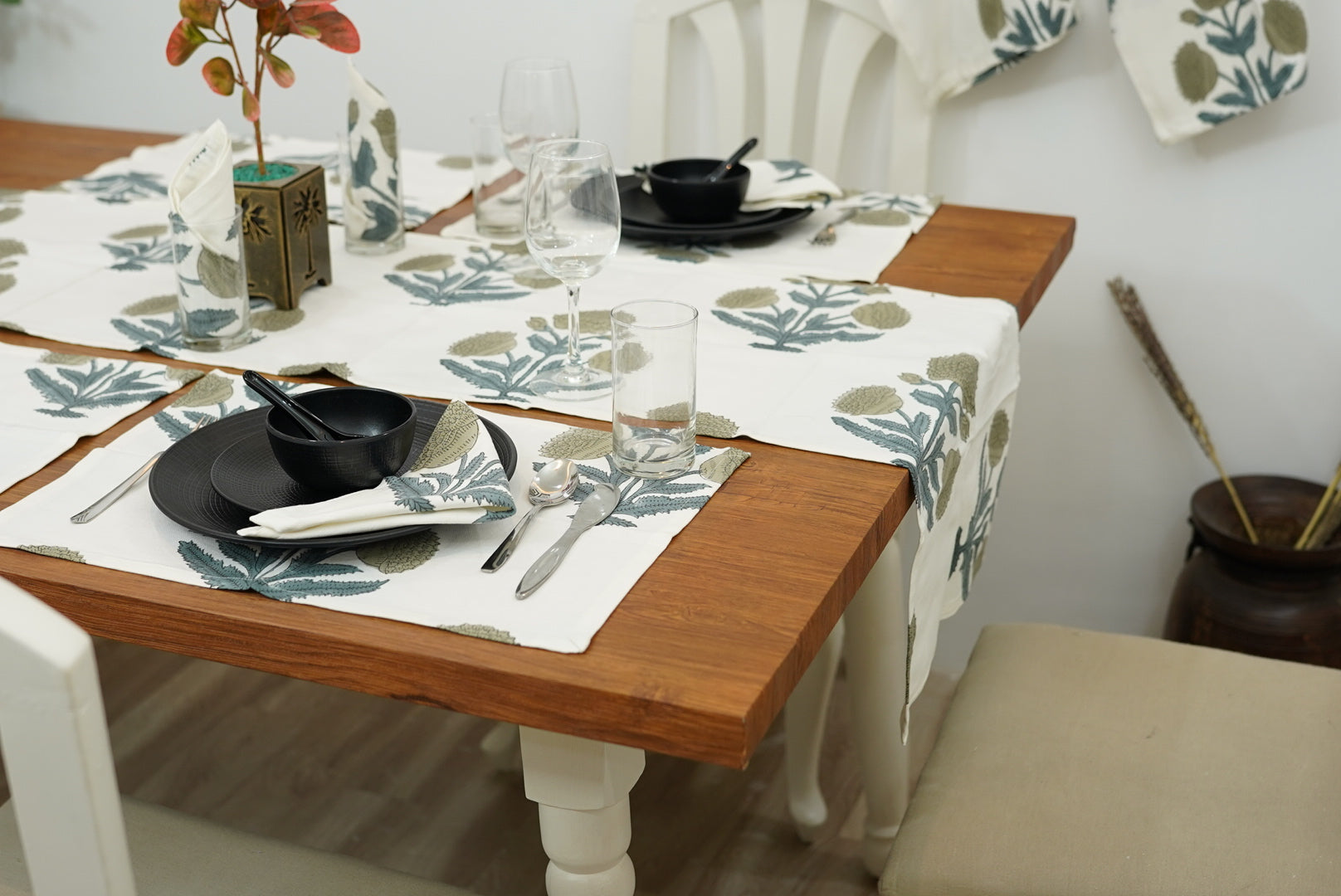 Thick Cotton White Table Runner-Badshah