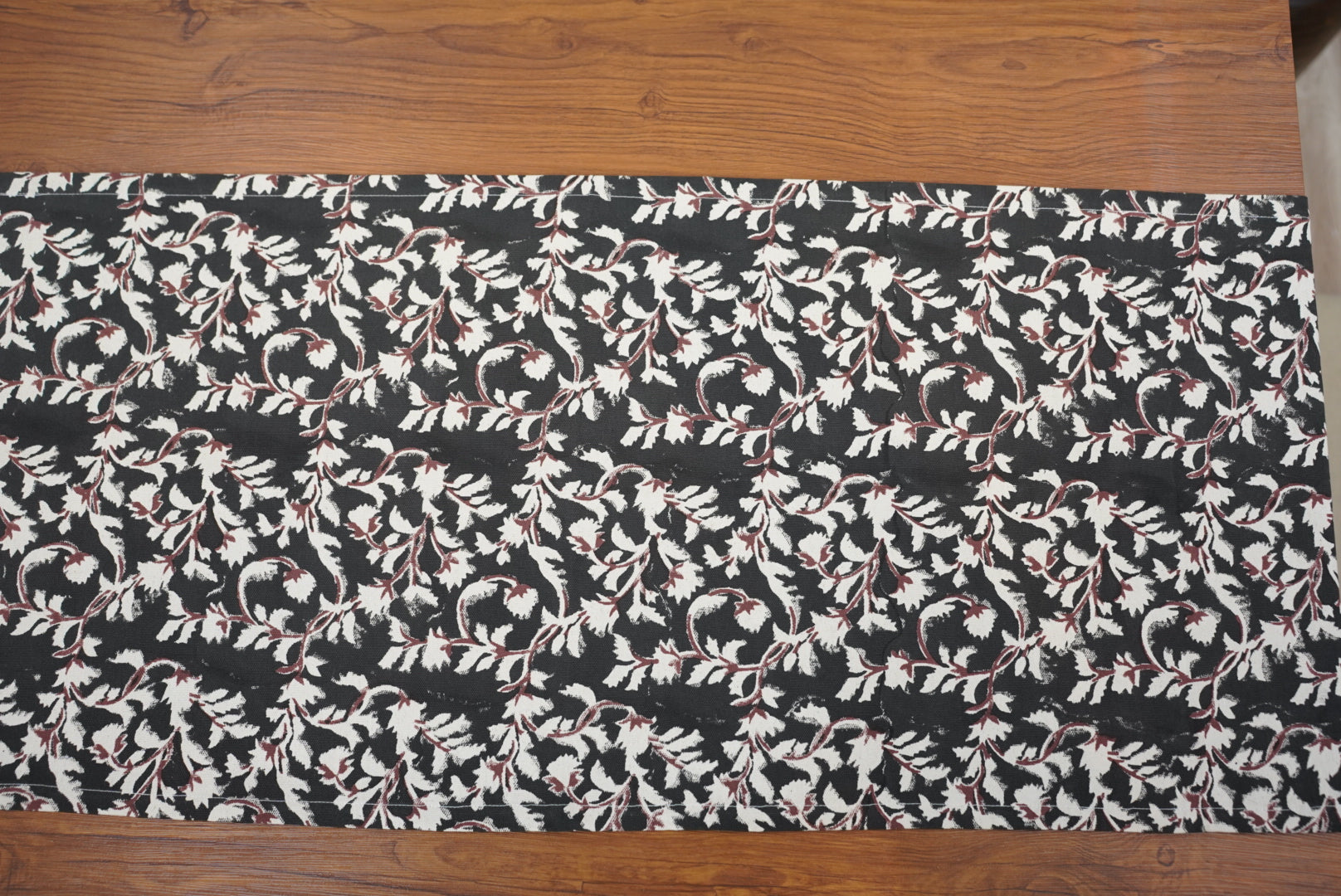 Duck Canvas Table Runner-Pushpa Varsha