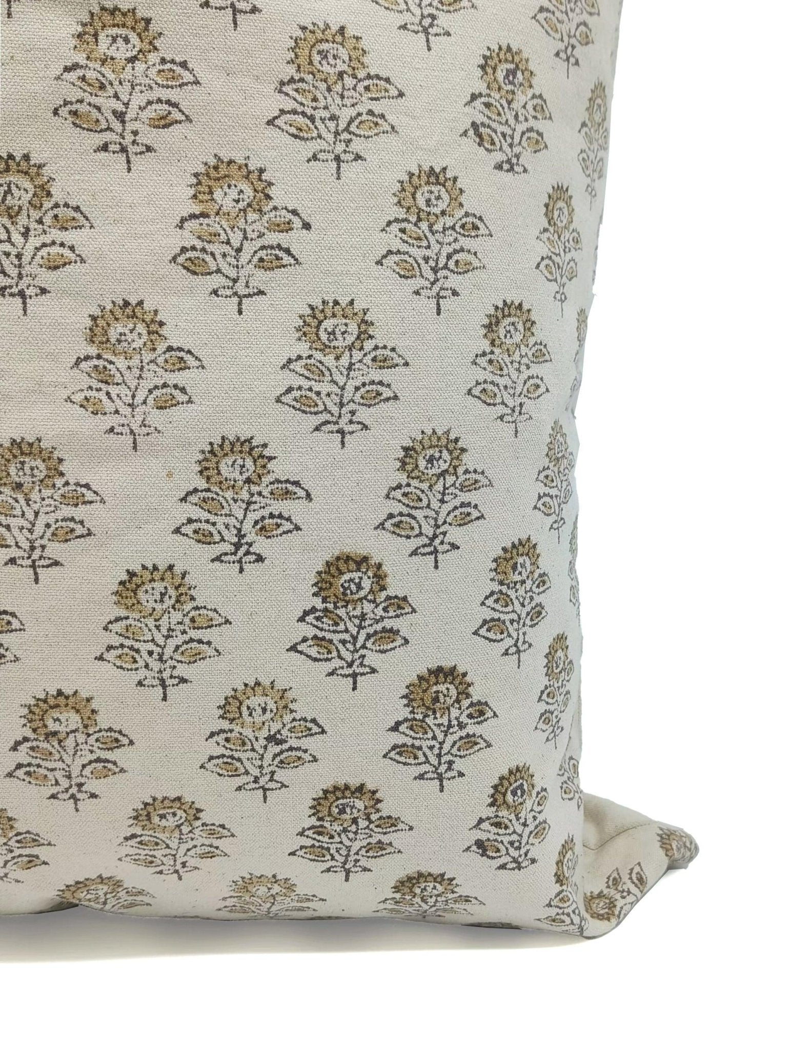 BAGRU BUTI FLORAL DESIGNER PILLOW COVER - FABDIVINE LLCBAGRU BUTI FLORAL DESIGNER PILLOW COVERTC Pillow CoverFABDIVINE LLC