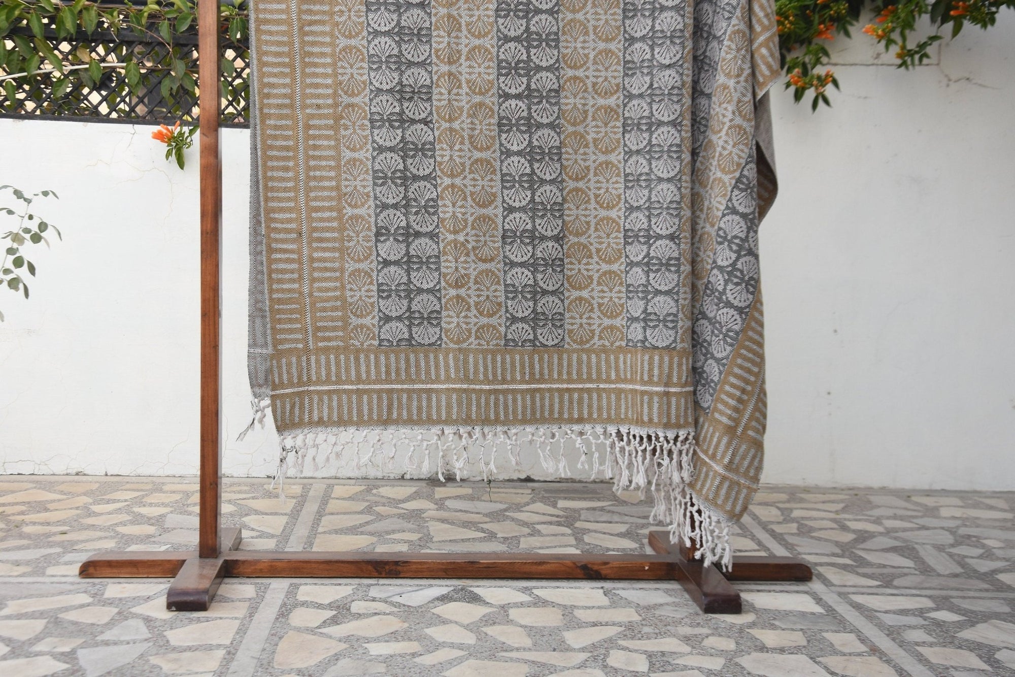 BLOCK PRINT HANDWOVEN THROW - BIJHNI - Fabdivine