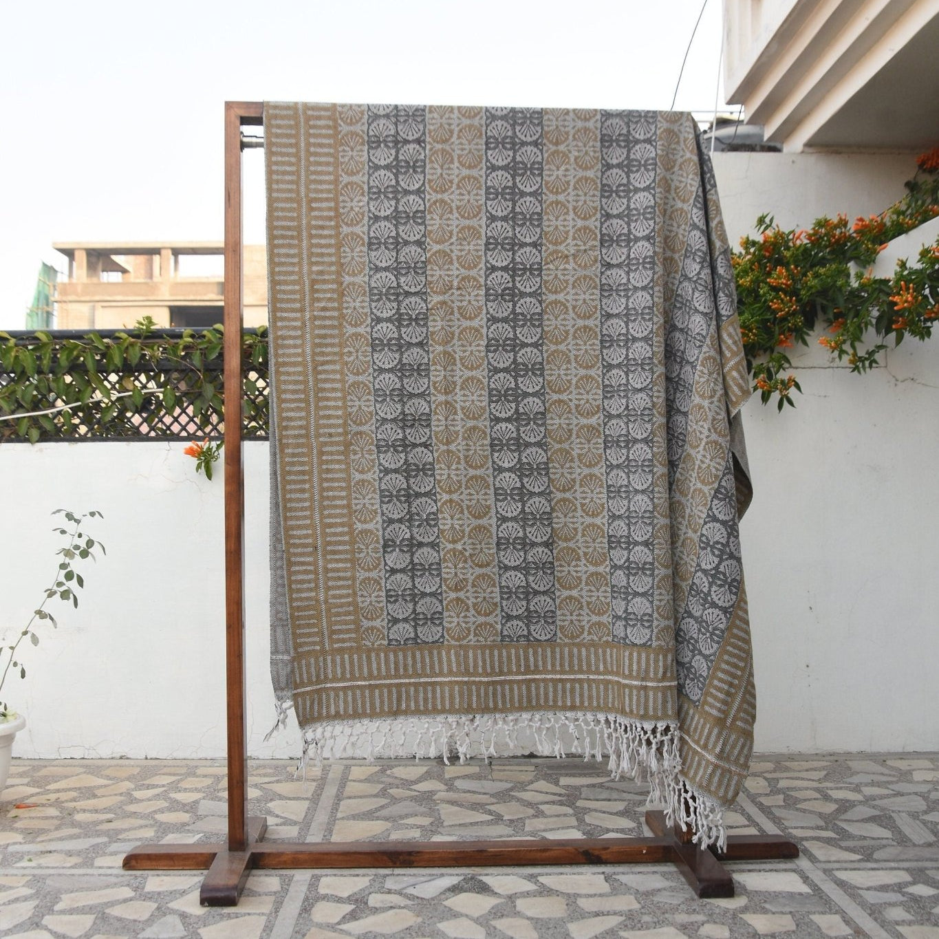 BLOCK PRINT HANDWOVEN THROW - BIJHNI - FABDIVINE LLCBLOCK PRINT HANDWOVEN THROW - BIJHNIHandwoven ThrowFABDIVINE LLC