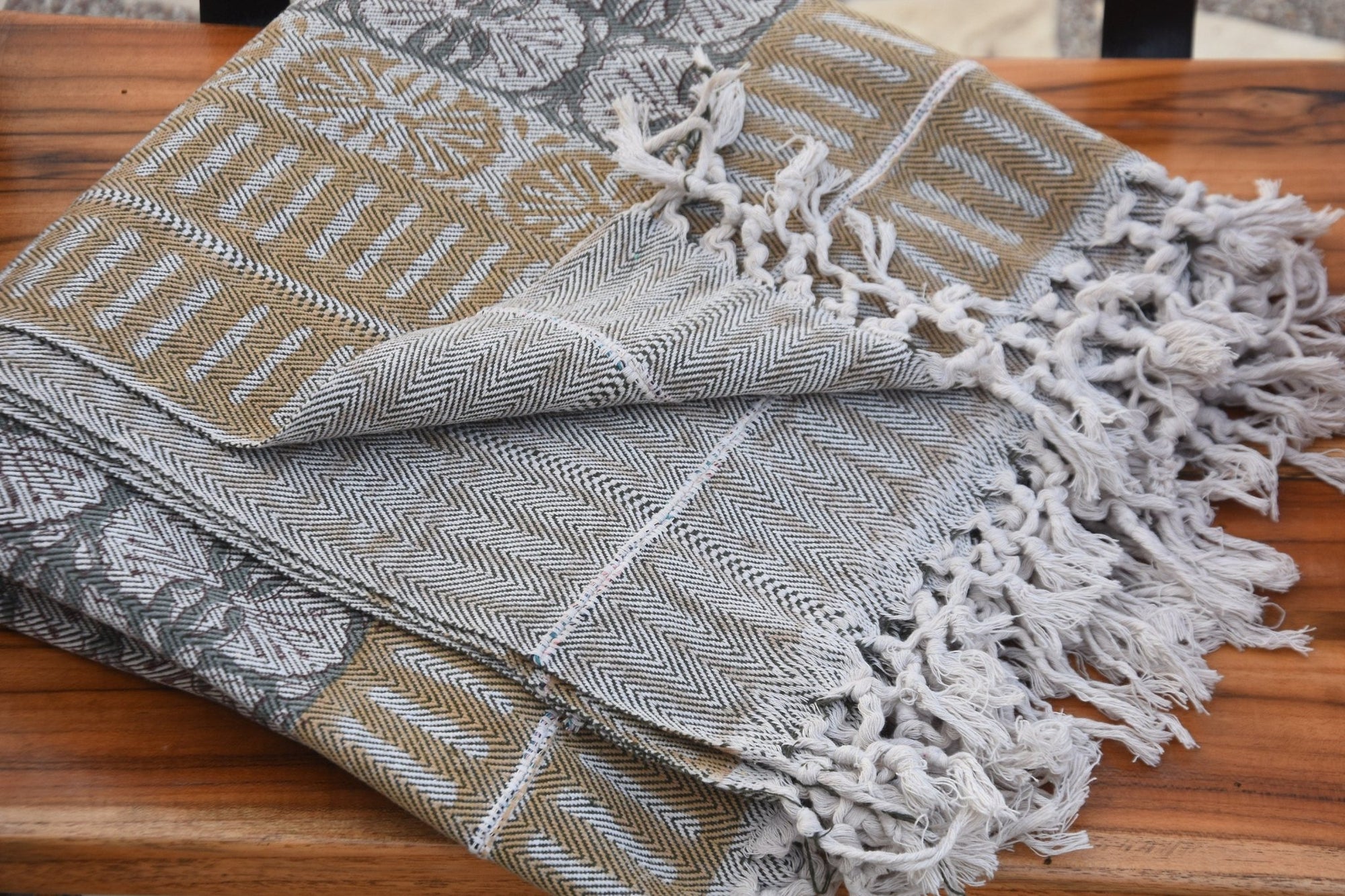 BLOCK PRINT HANDWOVEN THROW - BIJHNI - Fabdivine