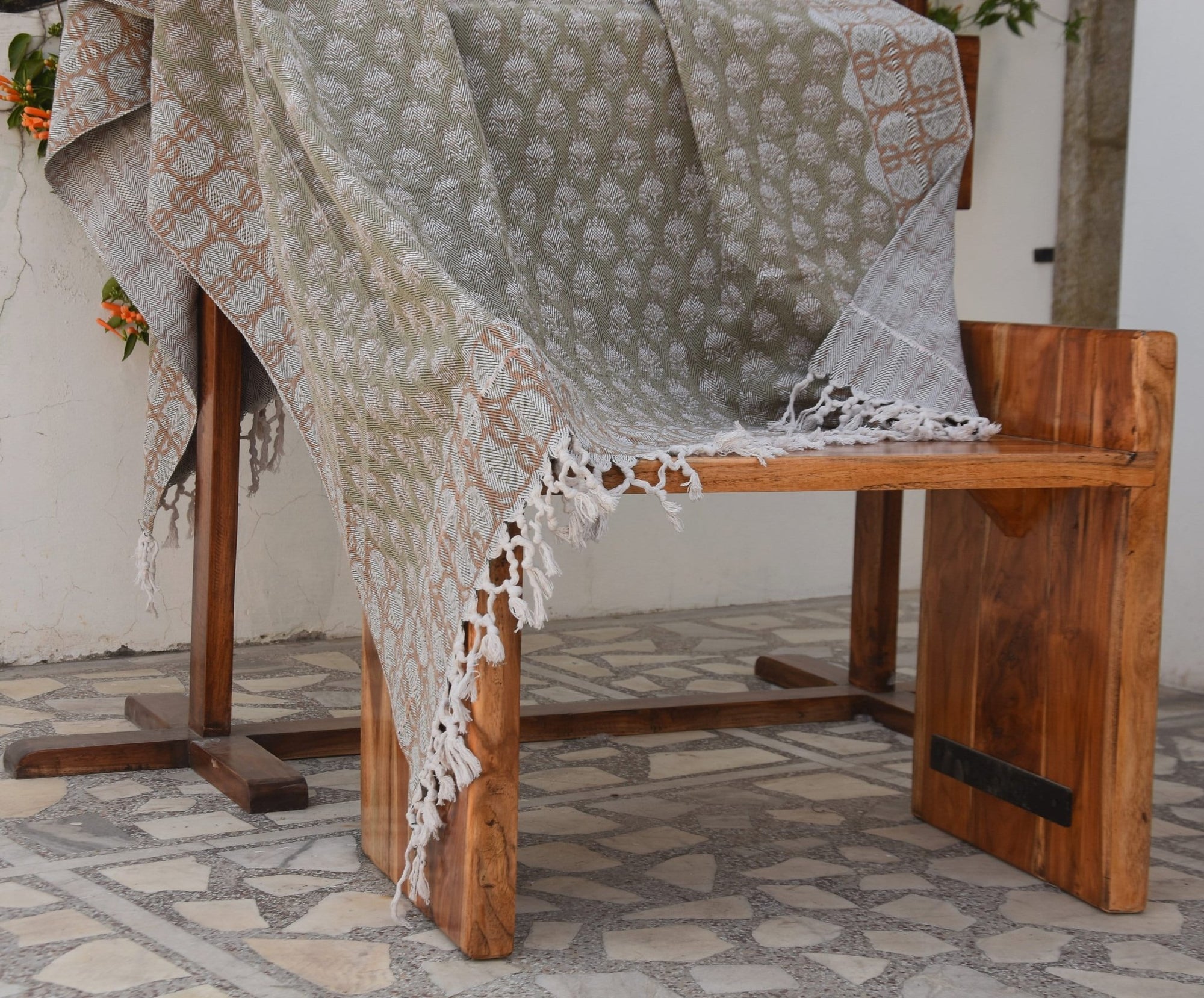 BLOCK PRINT HANDWOVEN THROW - CHHATRI - Fabdivine