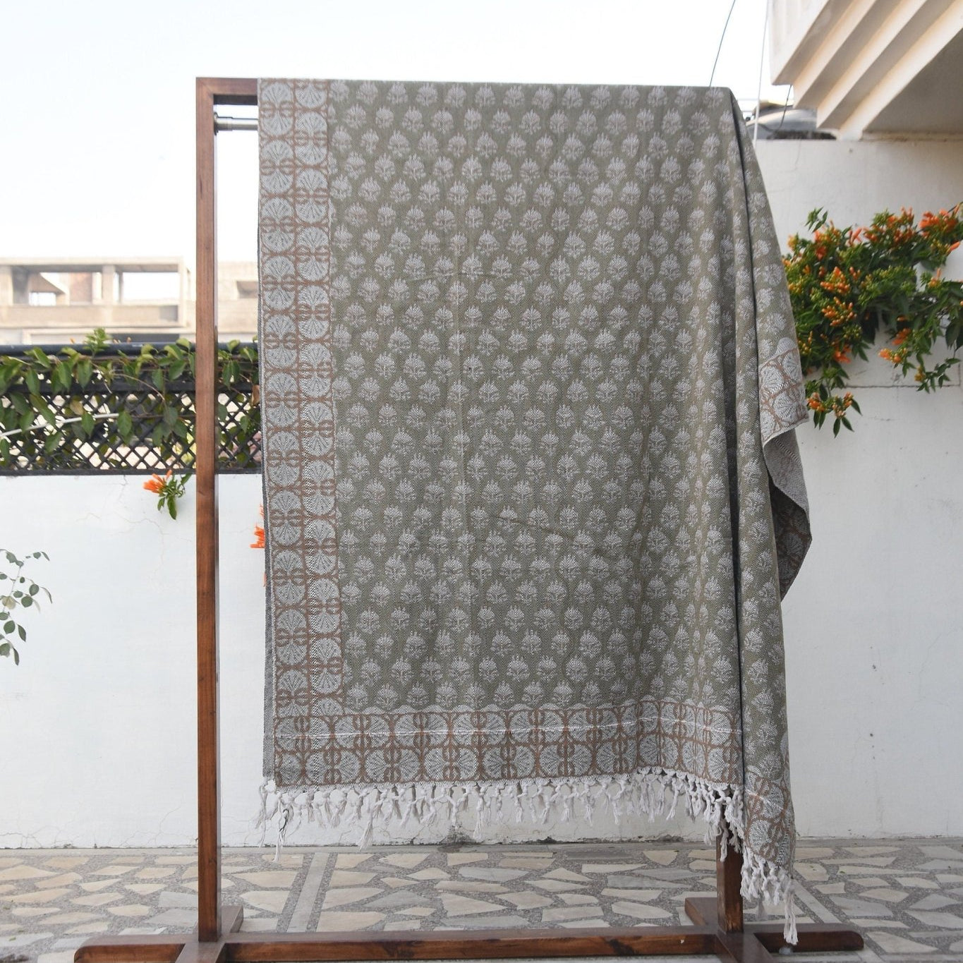 BLOCK PRINT HANDWOVEN THROW - CHHATRI - Fabdivine