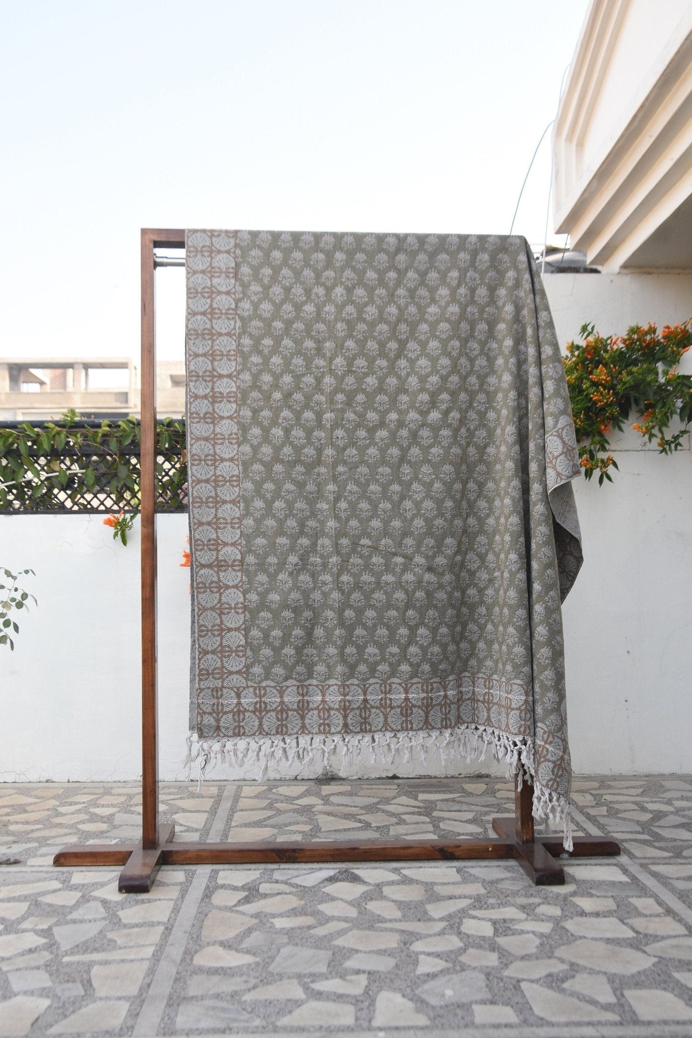 BLOCK PRINT HANDWOVEN THROW - CHHATRI - Fabdivine