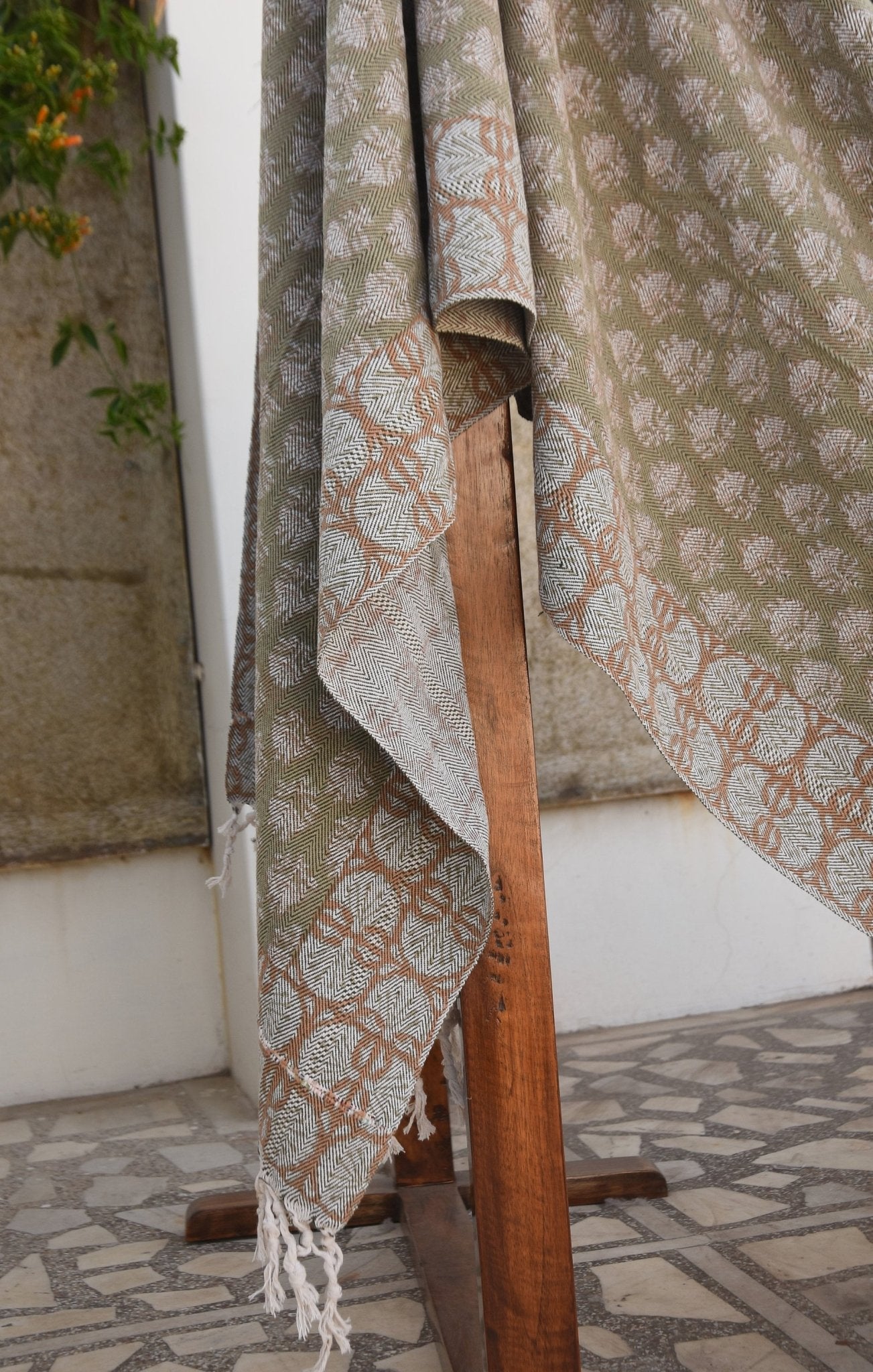 BLOCK PRINT HANDWOVEN THROW - CHHATRI - Fabdivine