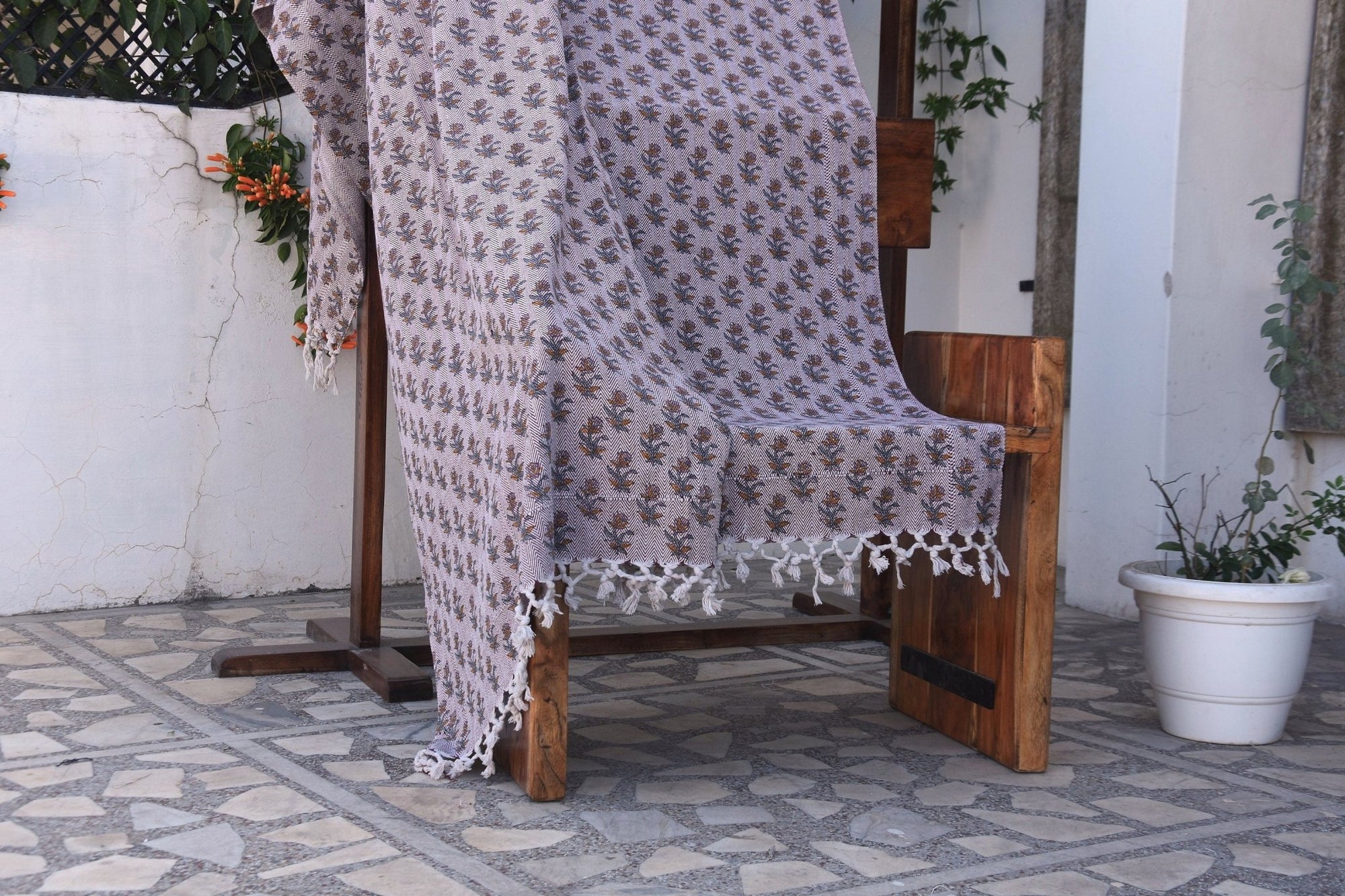 BLOCK PRINT HANDWOVEN THROW - COASTAL TULIP - Fabdivine