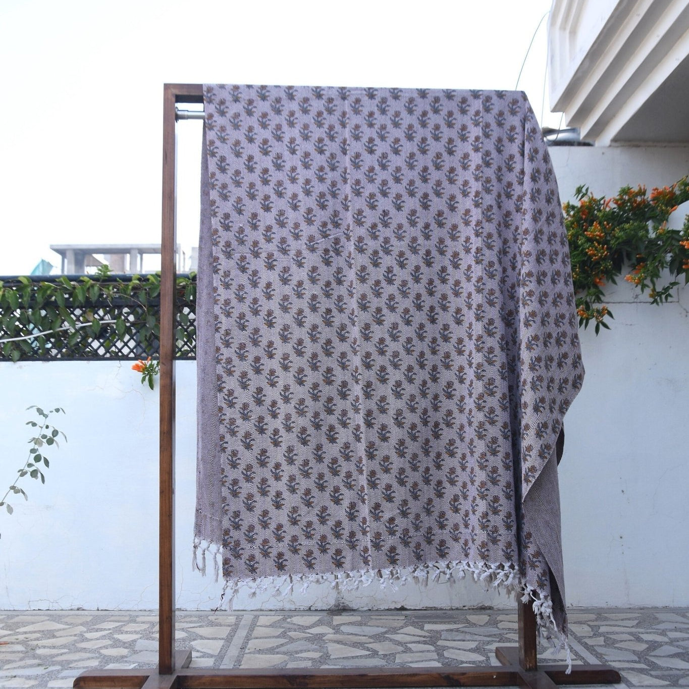 BLOCK PRINT HANDWOVEN THROW - COASTAL TULIP - Fabdivine