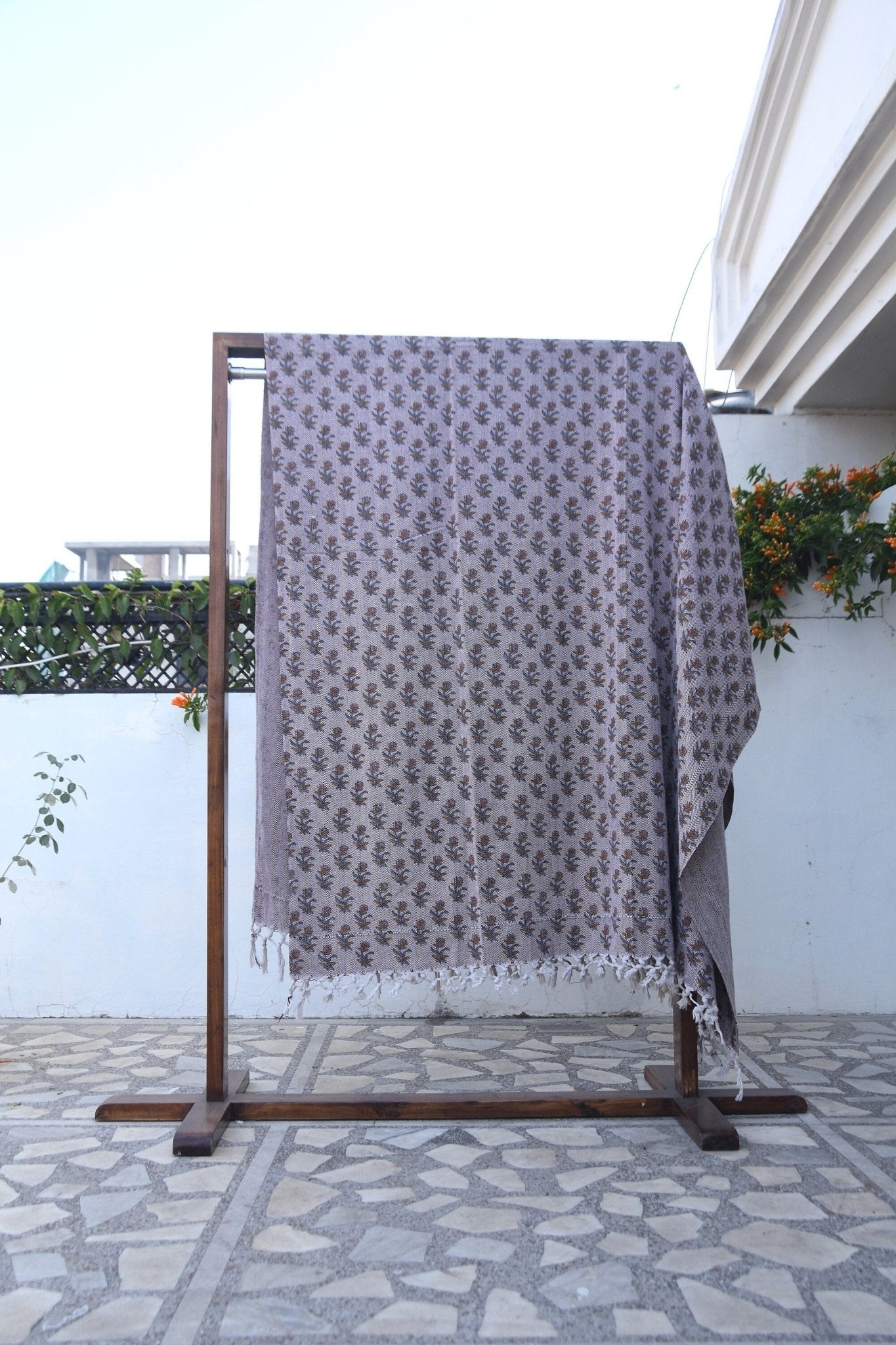 BLOCK PRINT HANDWOVEN THROW - COASTAL TULIP - Fabdivine