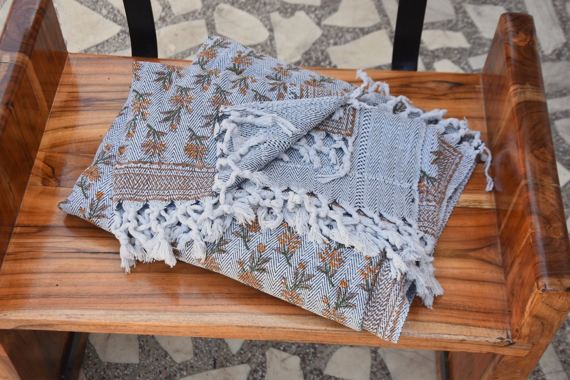 BLOCK PRINT HANDWOVEN THROW - DEEPIKA - Fabdivine