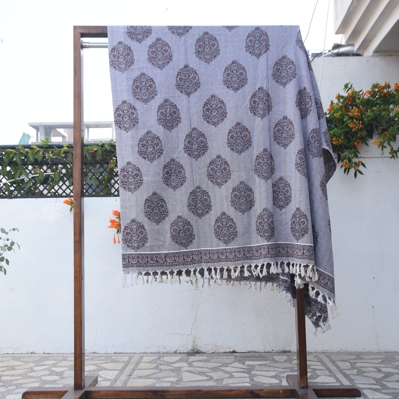 BLOCK PRINT HANDWOVEN THROW - GULDASTA - FABDIVINE LLCBLOCK PRINT HANDWOVEN THROW - GULDASTAHandwoven ThrowFABDIVINE LLC