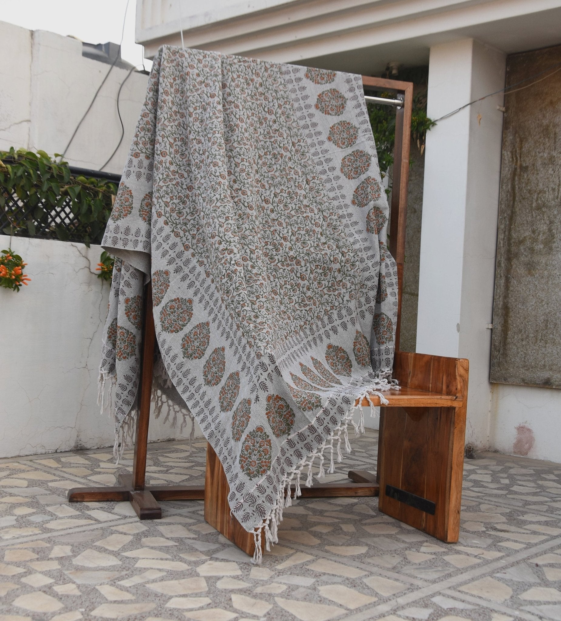 BLOCK PRINT HANDWOVEN THROW - HIMACHAL - Fabdivine