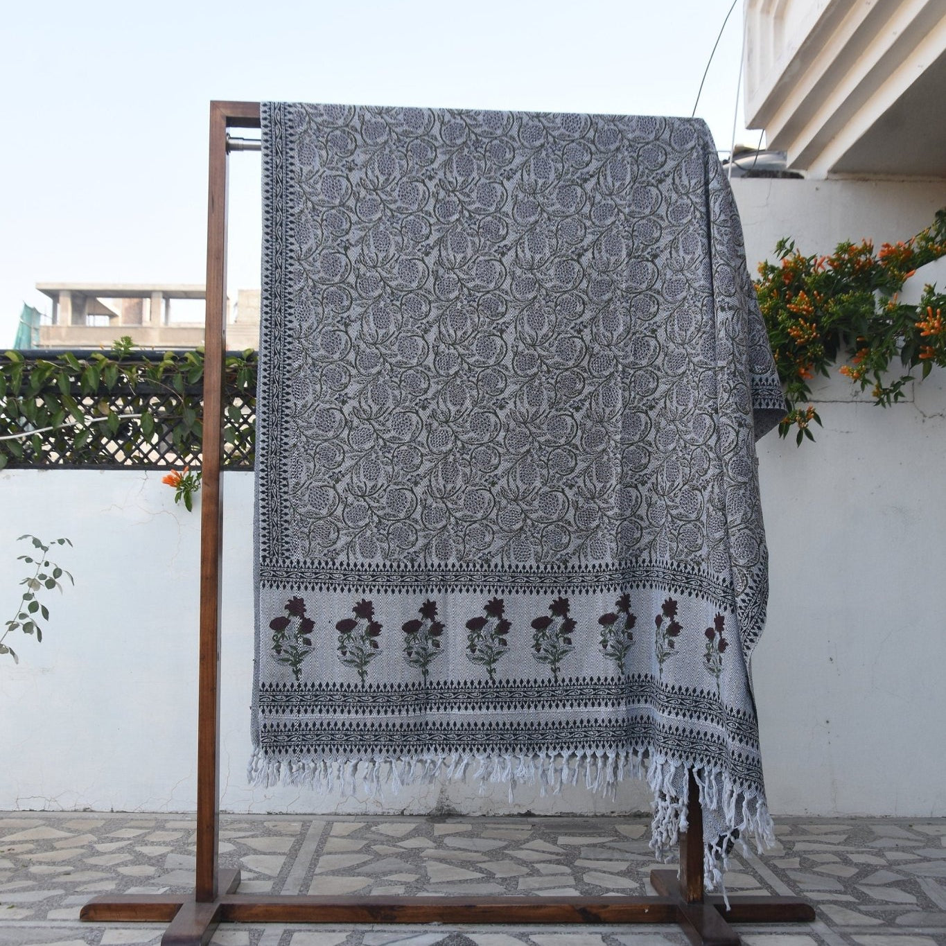 BLOCK PRINT HANDWOVEN THROW - MERAKI - FABDIVINE LLCBLOCK PRINT HANDWOVEN THROW - MERAKIHandwoven ThrowFABDIVINE LLC