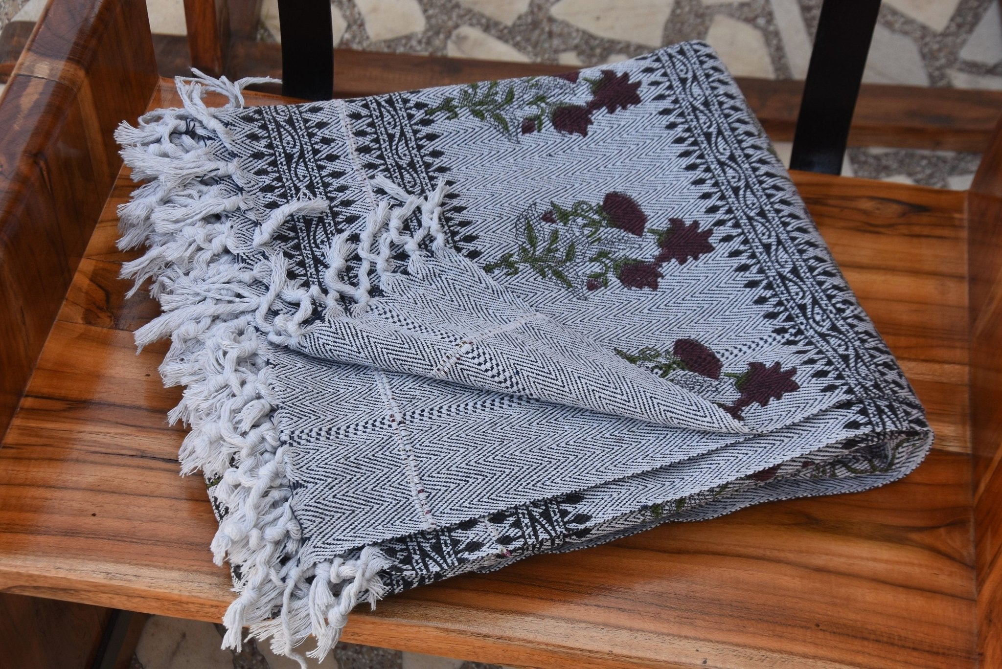 BLACK BLOCK PRINT HANDWOVEN THROW - MERAKI - Fabdivine