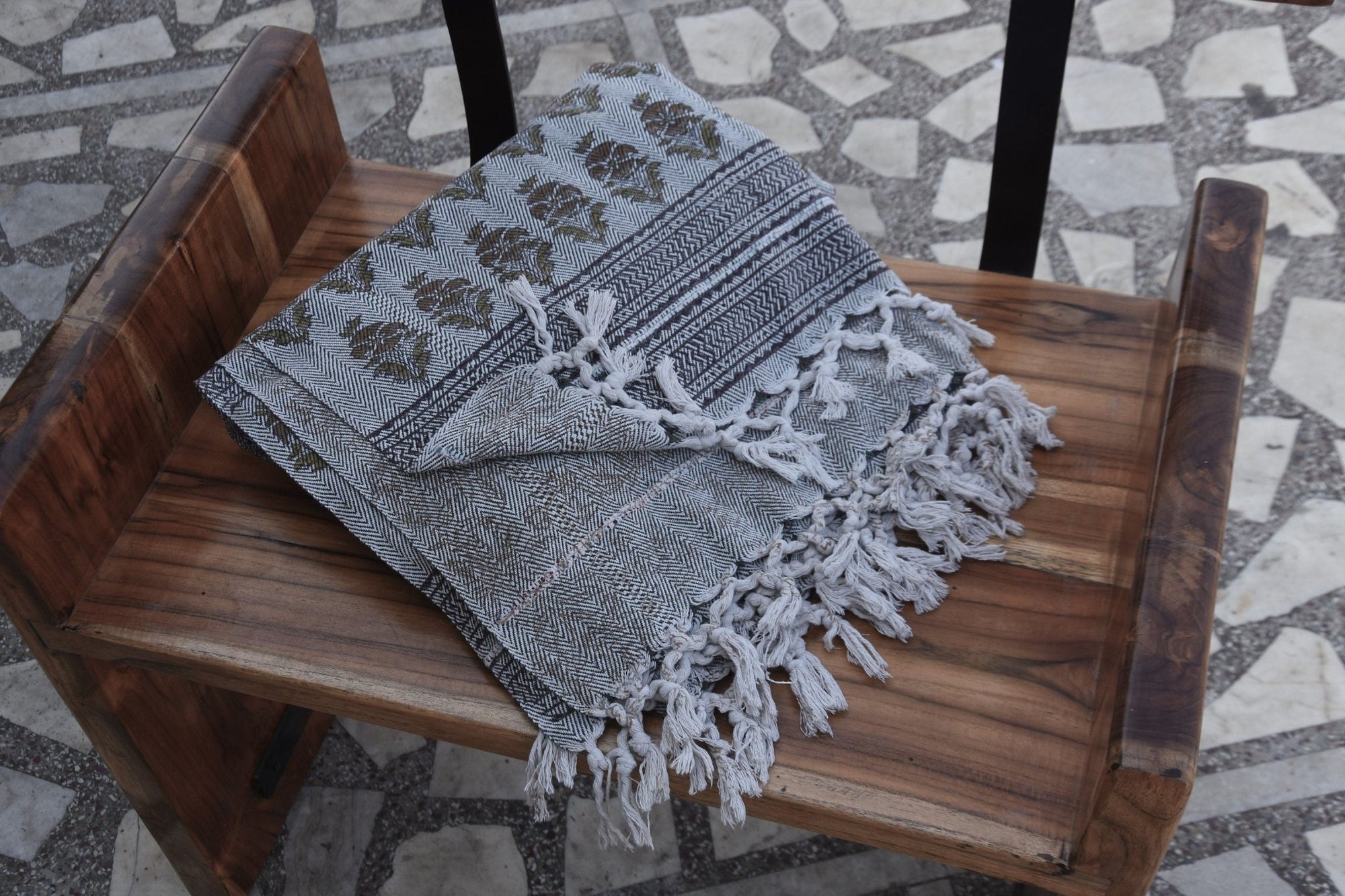 BLOCK PRINT HANDWOVEN THROW - MOR MUKUT - Fabdivine