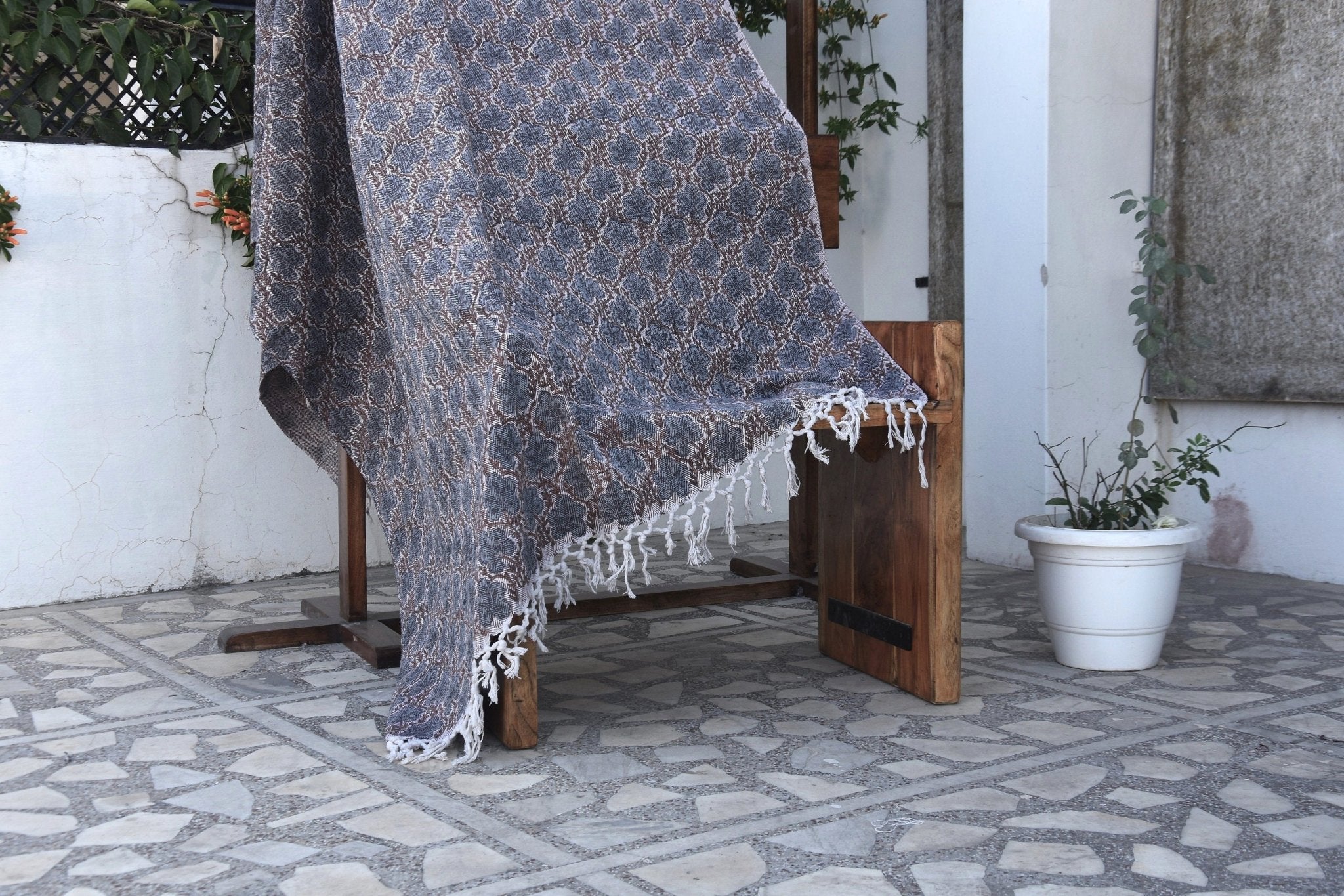 BLOCK PRINT HANDWOVEN THROW - PUSHP SAMHITA - Fabdivine