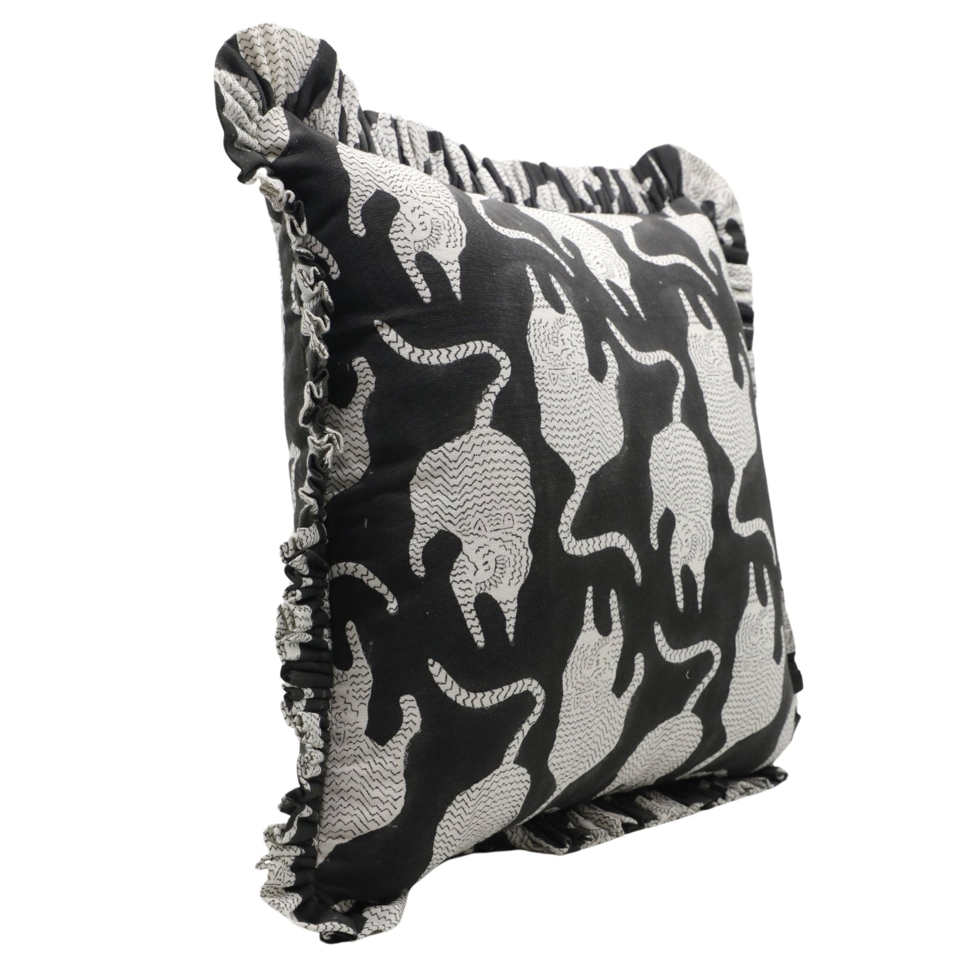 MUSHAK - Ruffle Pillow Cover - Fabdivine