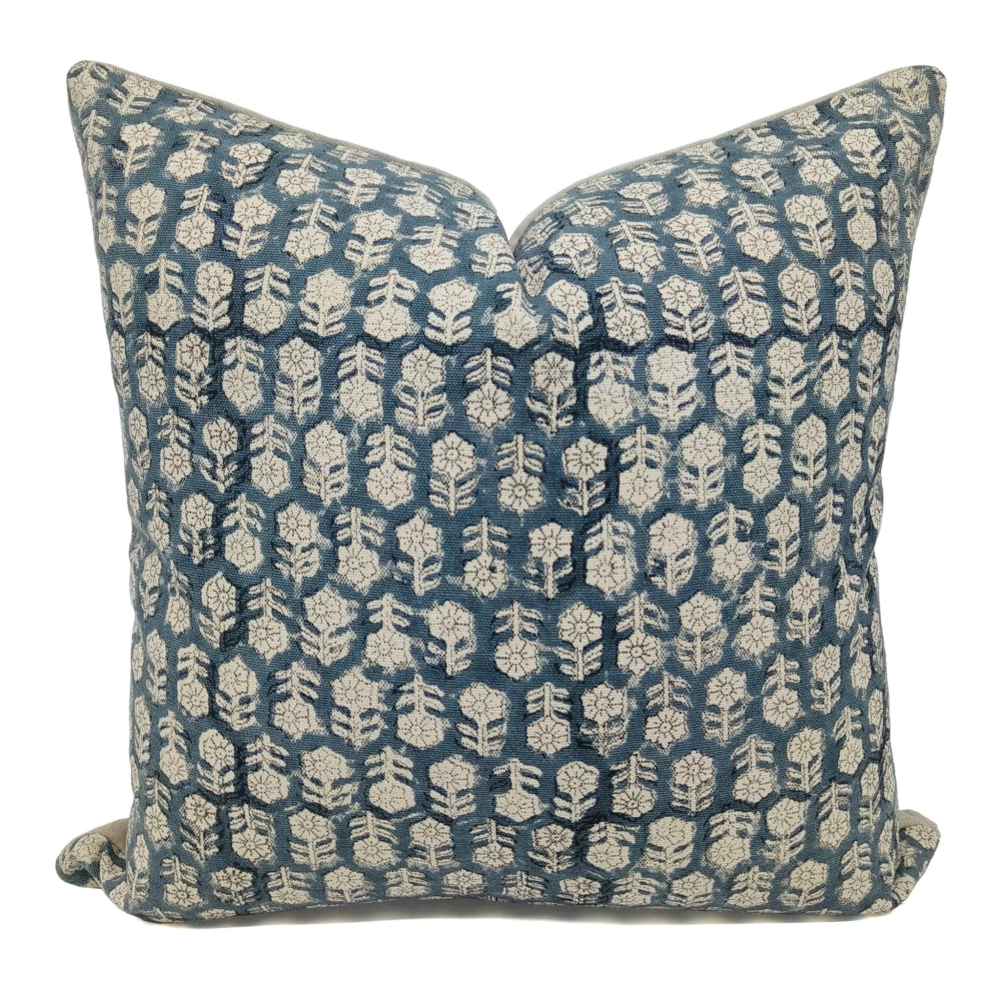 TULSI BUTI PILLOW COVER - FABDIVINE LLCTULSI BUTI PILLOW COVERTC Pillow CoverFABDIVINE LLC