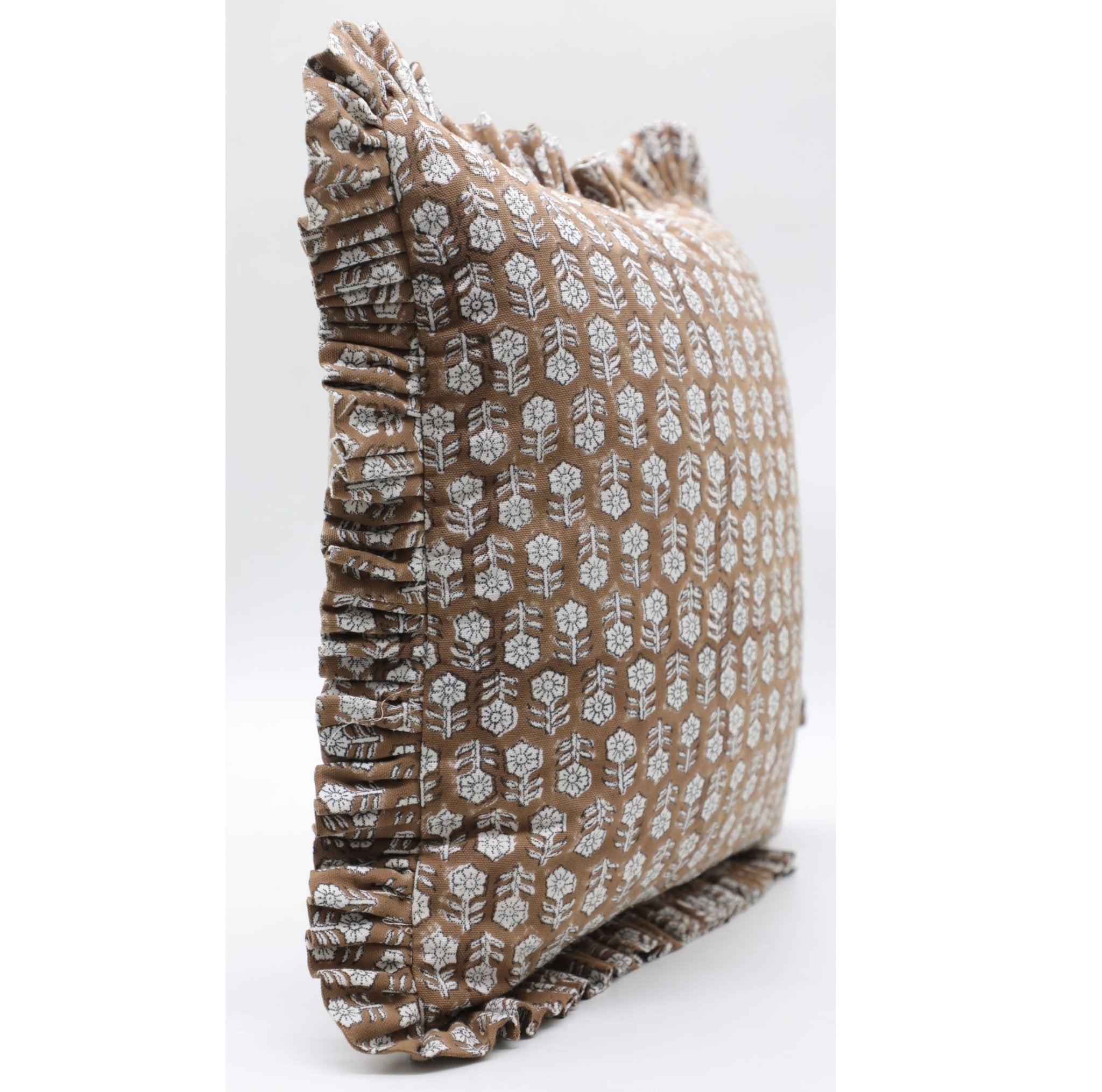 TULSI BUTI - Ruffle Pillow Cover - Fabdivine